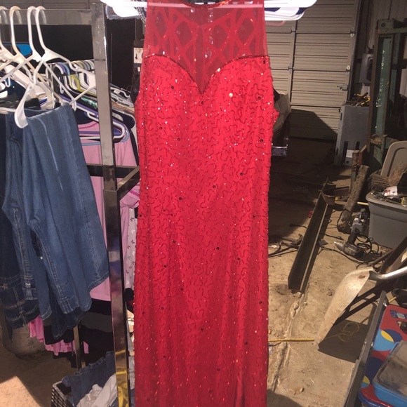Long straight sequined prom dresses - Picture 5 of 8